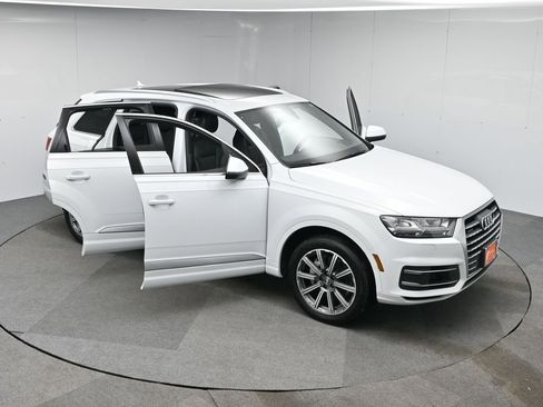 Used 2017 Audi Q7 3.0T Prestige image 57
