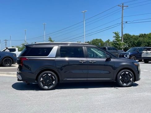 New 2026 Kia Carnival EX FWD image 8