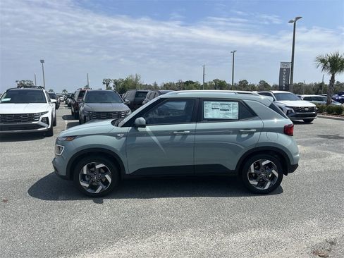 New 2025 Hyundai Venue Limited image 14