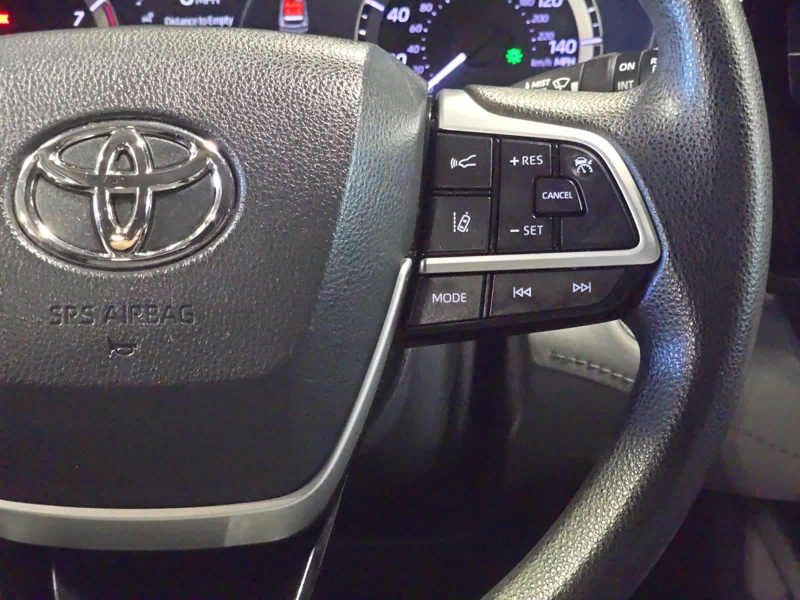 Used 2023 Toyota Highlander L AWD/4WD image 45