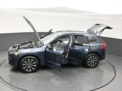 Used 2025 Volvo XC60 B5 Plus AWD/4WD image 38