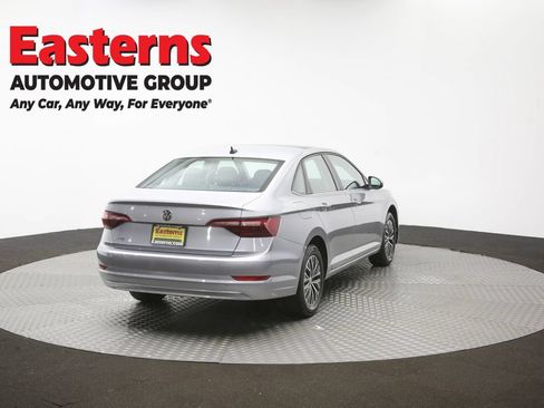 Used 2020 Volkswagen Jetta SE w/ SE Cold Weather Package FWD image 40