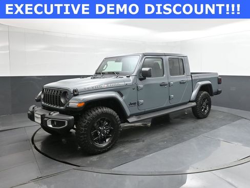 New 2025 Jeep Gladiator Sport image 1
