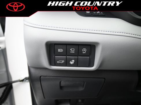 New 2026 Toyota Highlander Limited AWD/4WD image 17