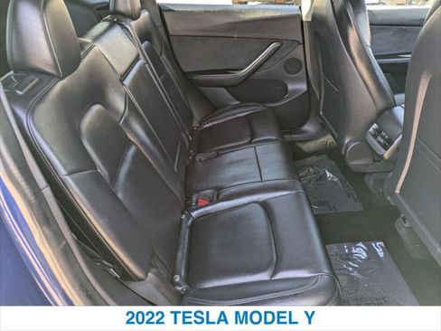 Used 2022 Tesla Model Y Long Range AWD/4WD image 24