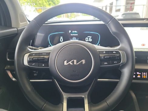 Used 2025 Kia Sportage EX FWD image 18
