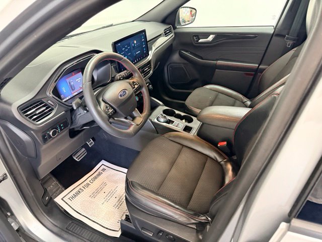 Used 2023 Ford Escape ST-Line w/ Tech Pack #1 AWD/4WD image 17
