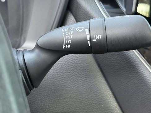 Used 2022 Toyota Corolla LE FWD image 25