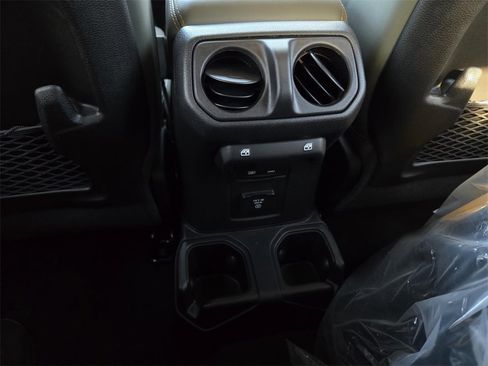 New 2026 Jeep Gladiator Mojave image 13