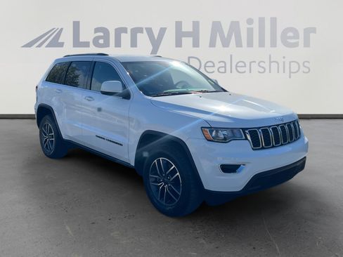 Used 2019 Jeep Grand Cherokee Laredo w/ 18" Wheel & 8.4" Radio Group image 7