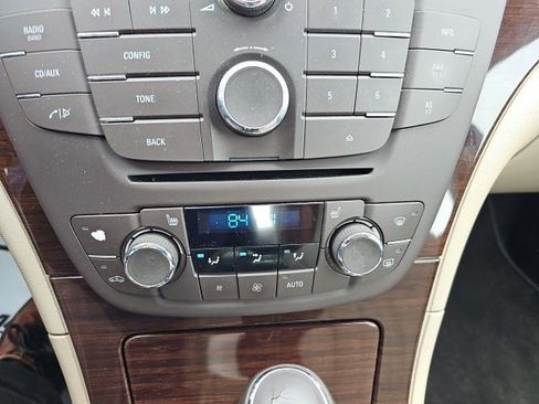 Used 2011 Buick Regal CXL image 17