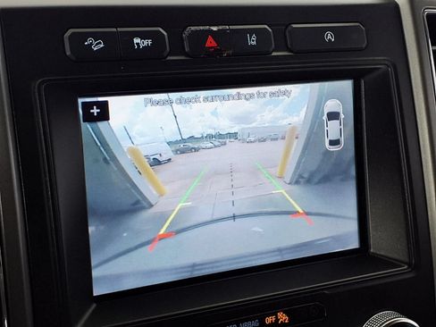 Used 2018 Ford Expedition Max XLT w/ Equipment Group 202A AWD/4WD image 23