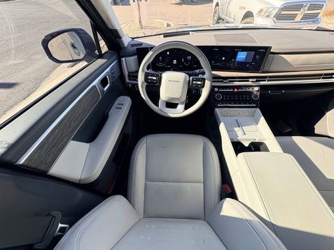 Used 2024 Hyundai Santa Fe Calligraphy AWD/4WD image 18