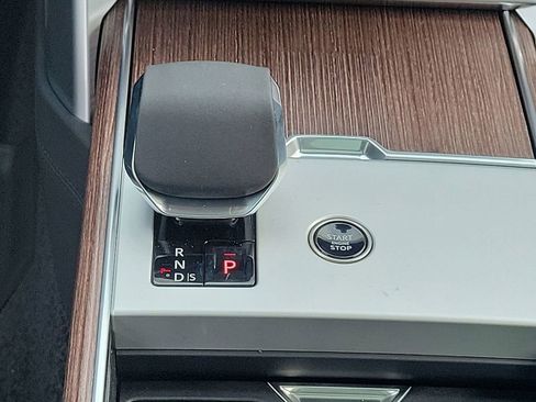 New 2026 Land Rover Range Rover Long Wheelbase Autobiography image 20