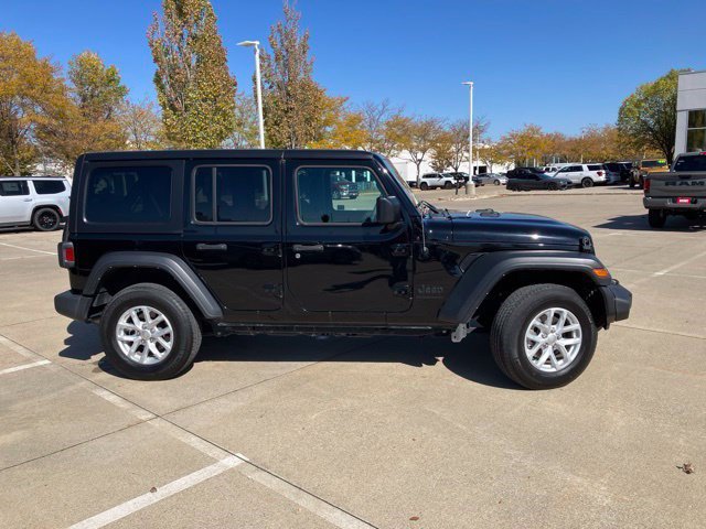Used 2023 Jeep Wrangler Unlimited Sport AWD/4WD image 5