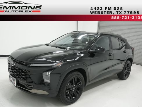 Used 2025 Chevrolet Trax ACTIV FWD image 1