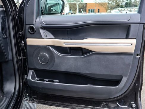 Used 2024 Ford Expedition Limited image 42