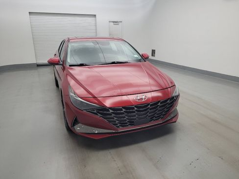 Used 2021 Hyundai Elantra Limited FWD image 14