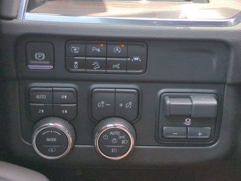 Used 2025 Chevrolet Tahoe Z71 w/ Z71 Off-Road Package image 27