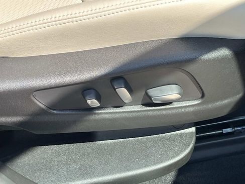 Certified 2025 Cadillac XT6 Sport w/ Technology Package image 22