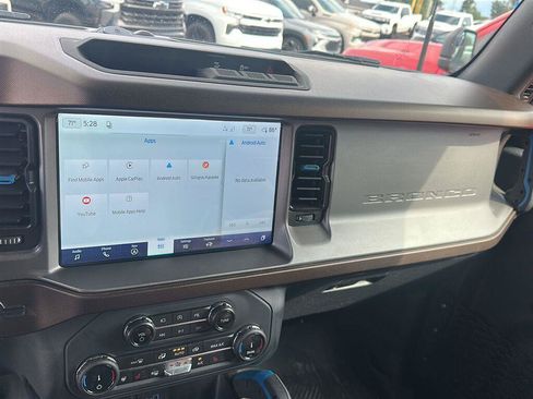 Used 2022 Ford Bronco Outer Banks AWD/4WD image 2