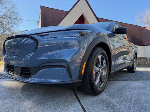 Used 2023 Ford Mustang Mach-E Select image 17