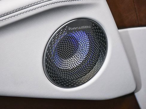 Used 2025 BMW XM image 11