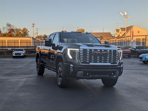 New 2026 GMC Sierra 2500 Denali w/ Max Trailering Package image 3