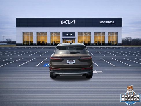 Used 2022 Lincoln Corsair AWD w/ Premium Package image 7