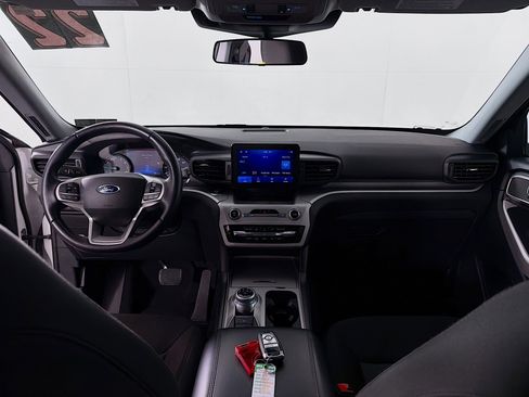 Used 2022 Ford Explorer XLT image 23