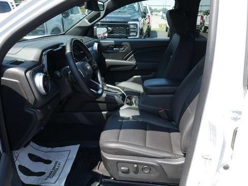 Used 2023 Chevrolet Colorado LT w/ LT Convenience Package III AWD/4WD image 2