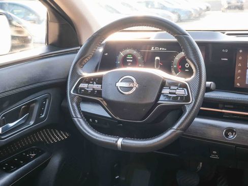 Used 2025 Nissan Ariya FWD image 18