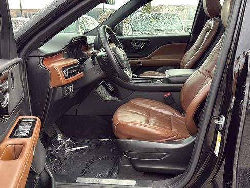 Used 2020 Lincoln Aviator Reserve w/ Equipment Group 201A image 8