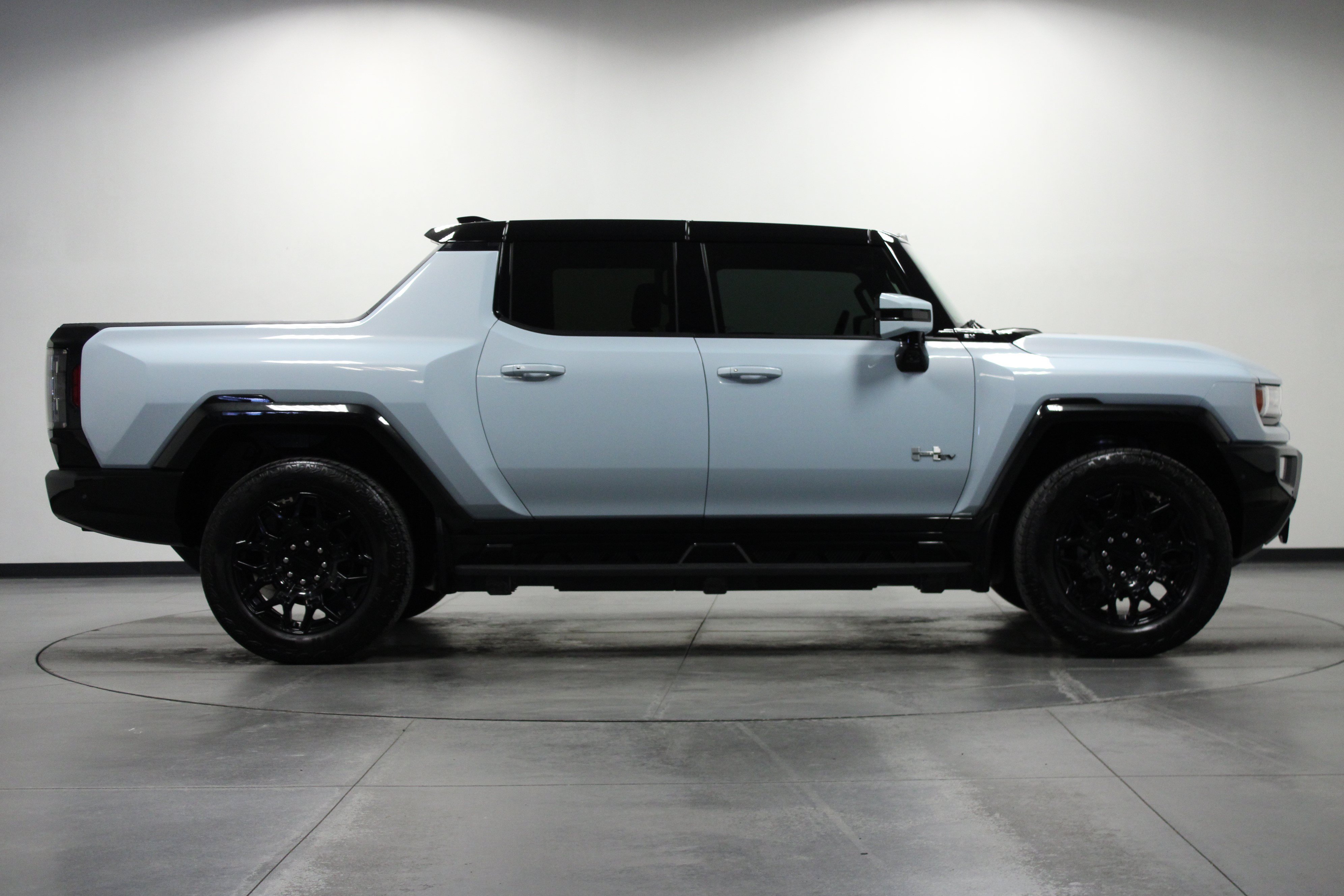 Used 2025 GMC Hummer EV 2X AWD/4WD image 3
