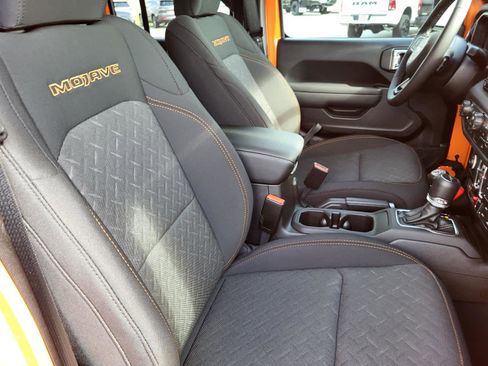New 2025 Jeep Gladiator Mojave w/ Convenience Group image 10