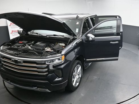 Used 2022 Chevrolet Silverado 1500 High Country w/ High Country Premium Package image 43