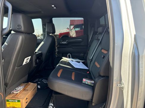 Used 2022 GMC Sierra 1500 AT4 w/ AT4 Premium Package AWD/4WD image 15