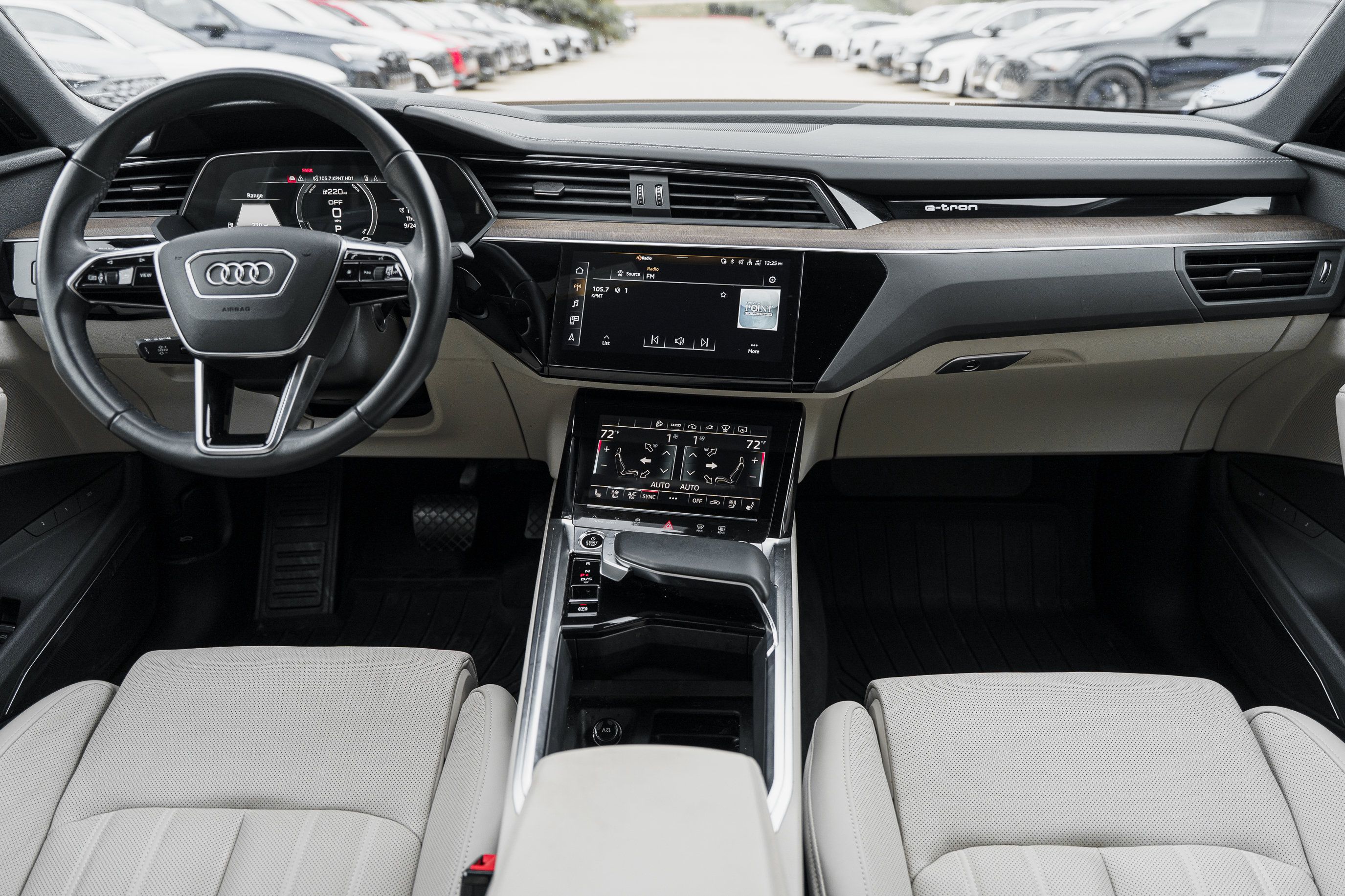 Used 2023 Audi e-tron Prestige w/ Prestige Package AWD/4WD image 6