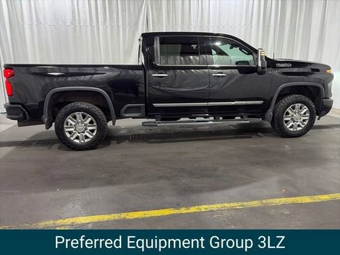 Used 2024 Chevrolet Silverado 2500 High Country w/ Z71 Off-Road Package AWD/4WD image 2