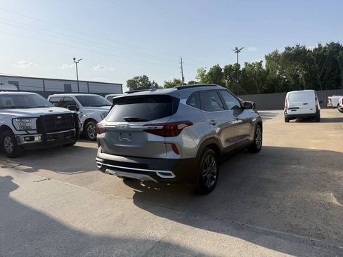 Used 2023 Kia Seltos S FWD image 5