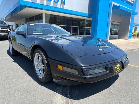 Used 1993 Chevrolet Corvette Coupe RWD image 3