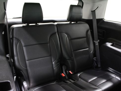 Used 2018 GMC Acadia SLT image 28