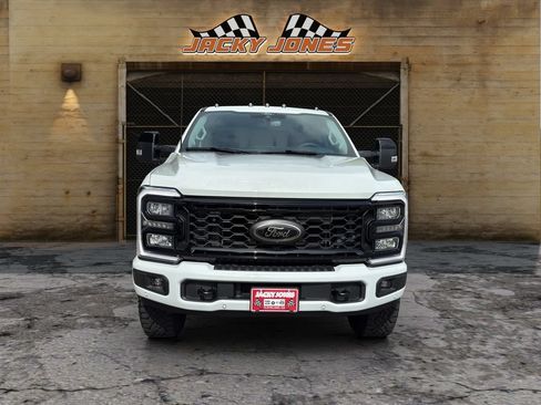 Used 2025 Ford F350 Lariat w/ Lariat Ultimate Package AWD/4WD image 14