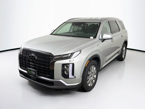 Used 2024 Hyundai Palisade SEL FWD image 3