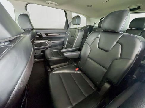 Certified 2024 Kia Telluride S w/ S Sunroof Package AWD/4WD image 30