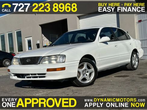 Used 1996 Toyota Avalon XL image 1