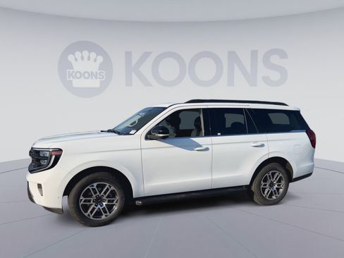 Used 2025 Ford Expedition Active AWD/4WD image 7