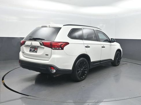 Used 2020 Mitsubishi Outlander LE FWD image 28