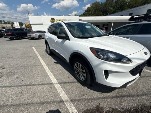 Used 2022 Ford Escape SE w/ Convenience Package AWD/4WD image 3