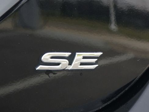 Used 2024 Toyota Camry SE image 16